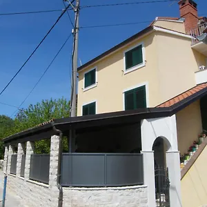 Mamut Apartment
